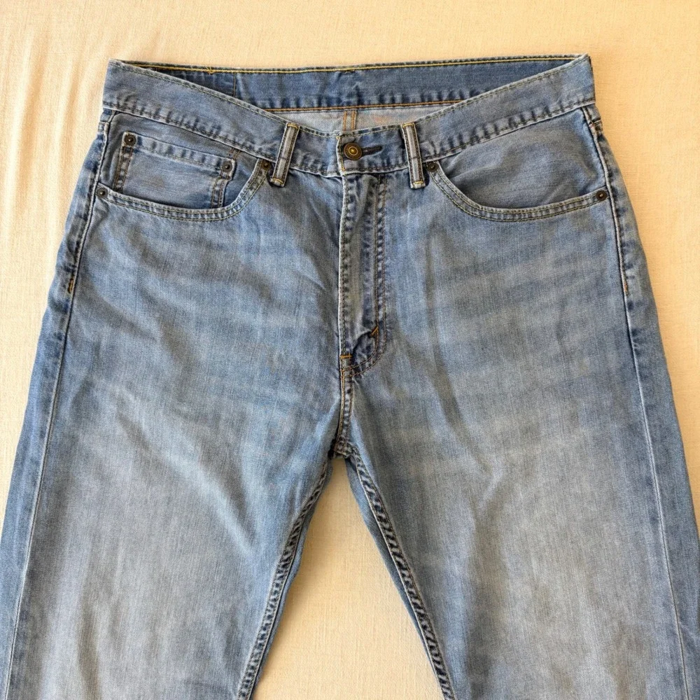 Levis measurements taken